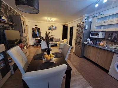 Apartament modern mobilat si utilat zona centrala Floresti,
43 mp utili plus balcon si parcare.