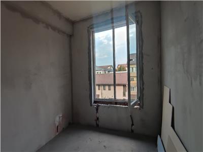 Apartament cu 2 camere semifinisat zona Florilor 56 mp plus balcon.