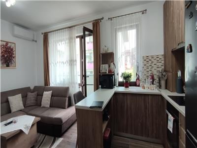 Comision 0%. Apartament in zona Sub Cetate la cheie nou! 3 camere 61 mp, garaj subteran si boxa!