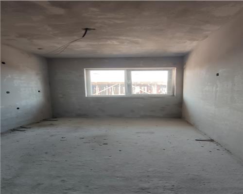 Apartament decomandat, finisat 37 mp plus balcon 3 mp ,etaj intermediar.