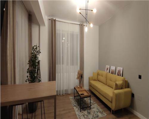 Apartament la cheie cu 3 camere, etaj intermediar, Zona Teilor.