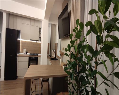 Apartament la cheie cu 3 camere, etaj intermediar, Zona Teilor.