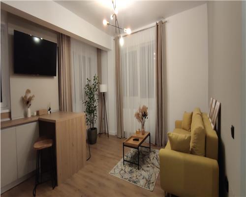 Apartament la cheie cu 3 camere, etaj intermediar, Zona Teilor.