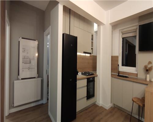 Apartament la cheie cu 3 camere, etaj intermediar, Zona Teilor.