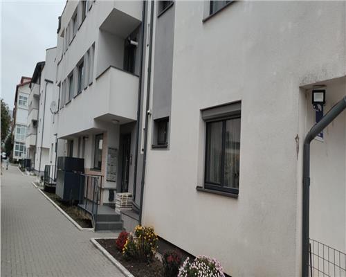 Apartament cu 3 camere 57 mp, 2 bai, parter inalt in Floresti.