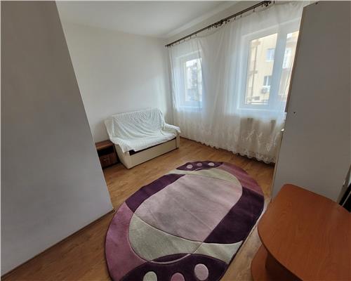 Apartament cu 2 camere 46 mp plus balcon 5 mp, etaj 1, zona Florilor.