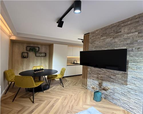 Apartament la cheie cu 2 camere plus balcon, etaj intermediar!