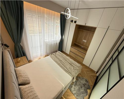 Apartament la cheie cu 2 camere plus balcon, etaj intermediar!